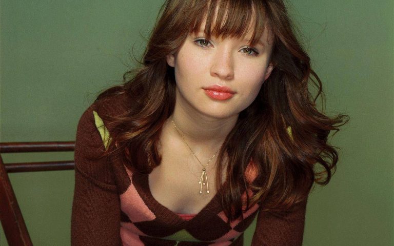 "Emily Browning Biography: Career, Films, Music & Personal Life of the Star"